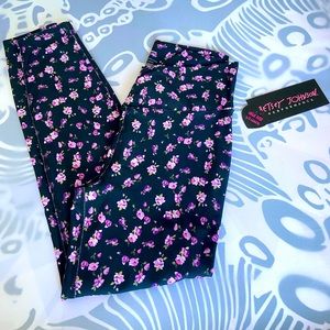 Betsey Johnson performance leggings